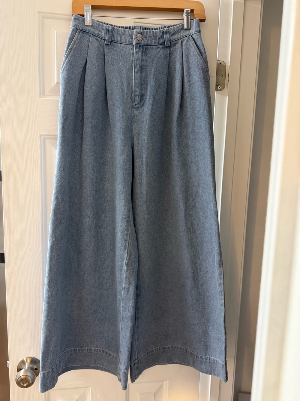 High Rise, Pleated Front Light Blue Wide-Leg Women’s Vici Jeans